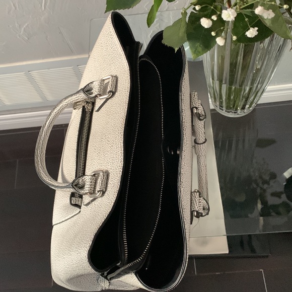 Colab Hand Bag - Picture 2 of 5